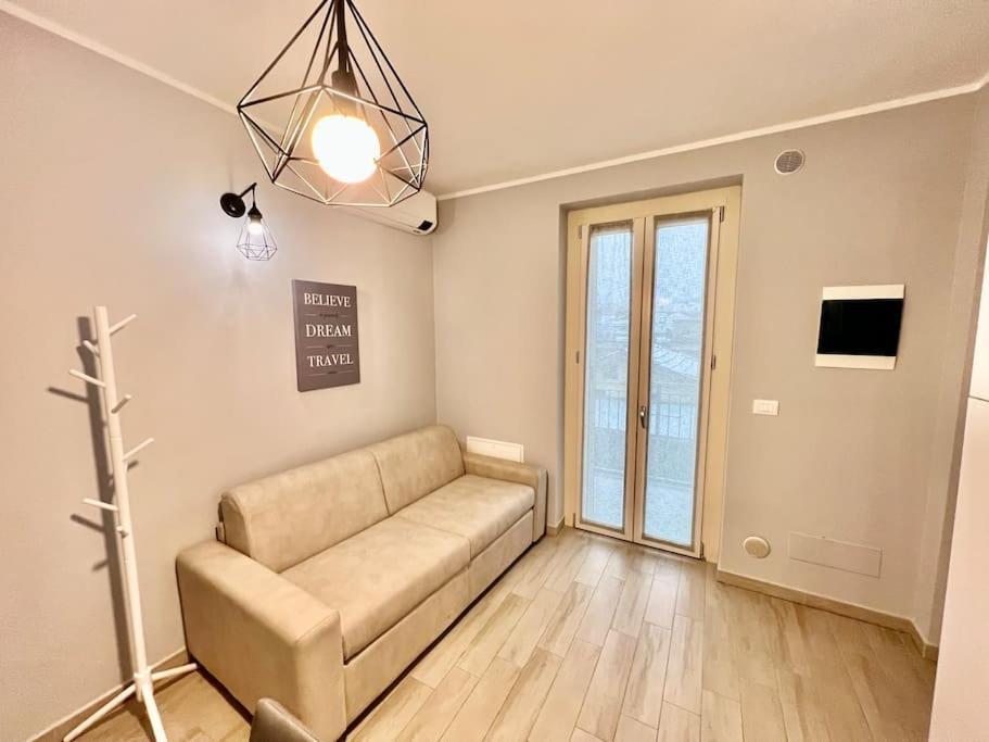 Metro-Apartment: Fabolous Flat มอนคาลีเอรี ภายนอก รูปภาพ