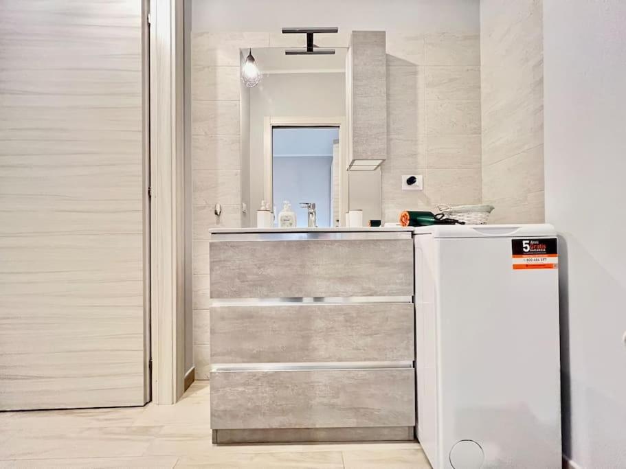 Metro-Apartment: Fabolous Flat มอนคาลีเอรี ภายนอก รูปภาพ