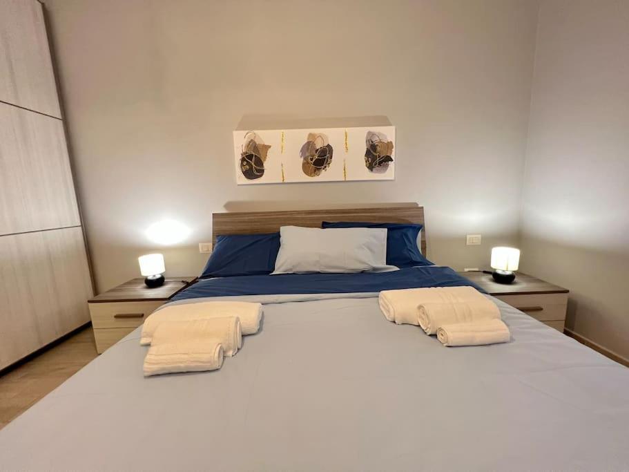 Metro-Apartment: Fabolous Flat มอนคาลีเอรี ภายนอก รูปภาพ