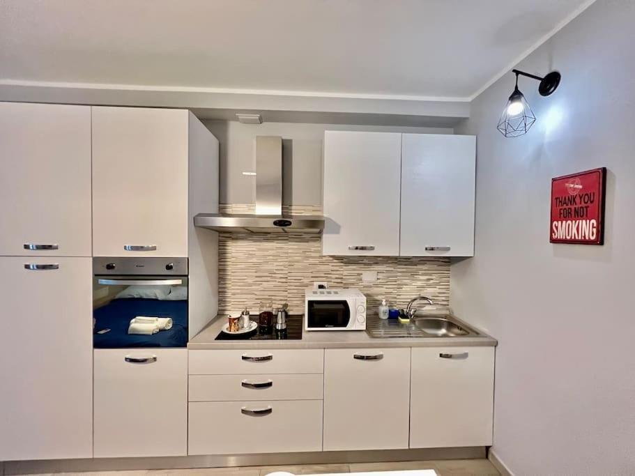Metro-Apartment: Fabolous Flat มอนคาลีเอรี ภายนอก รูปภาพ