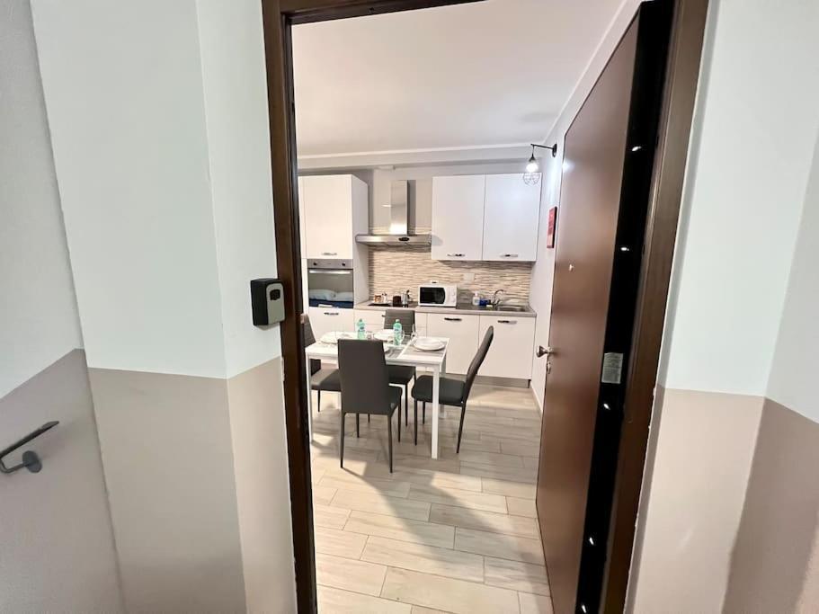 Metro-Apartment: Fabolous Flat มอนคาลีเอรี ภายนอก รูปภาพ